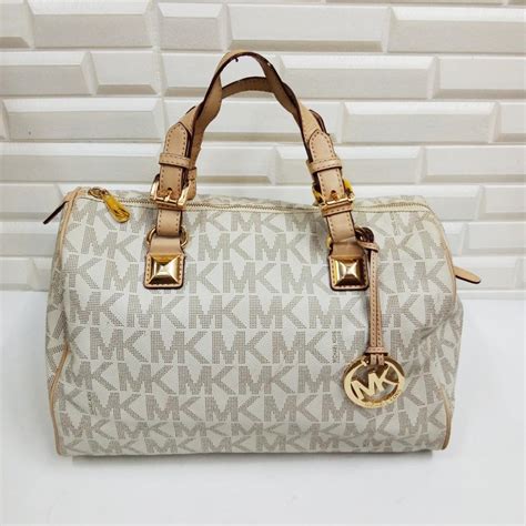 michael kors replica bags in dubai|michael kors dubai store.